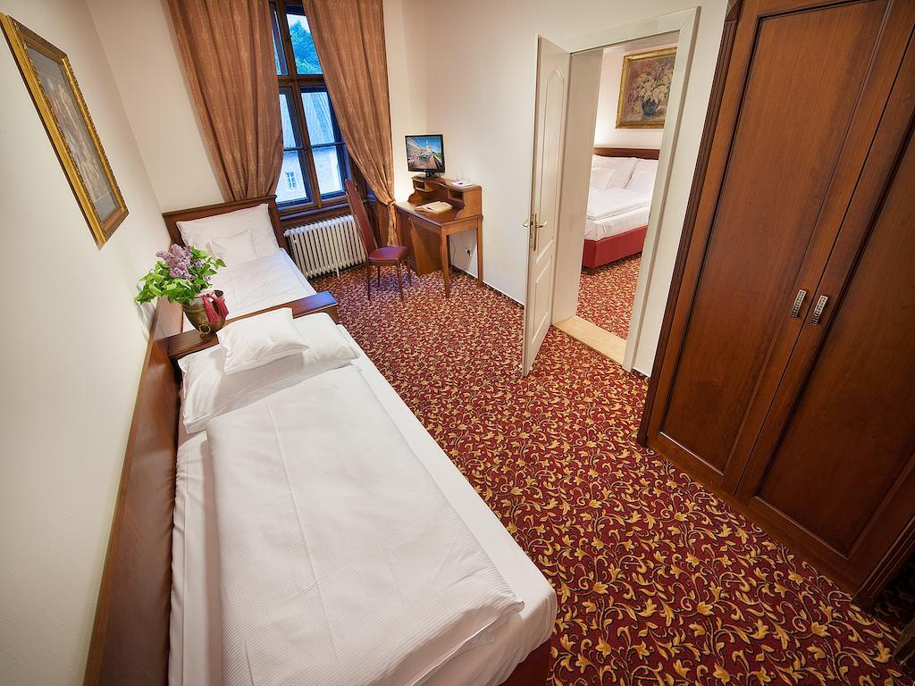 Ea Zamecky Hotel Hrubá Skála エクステリア 写真