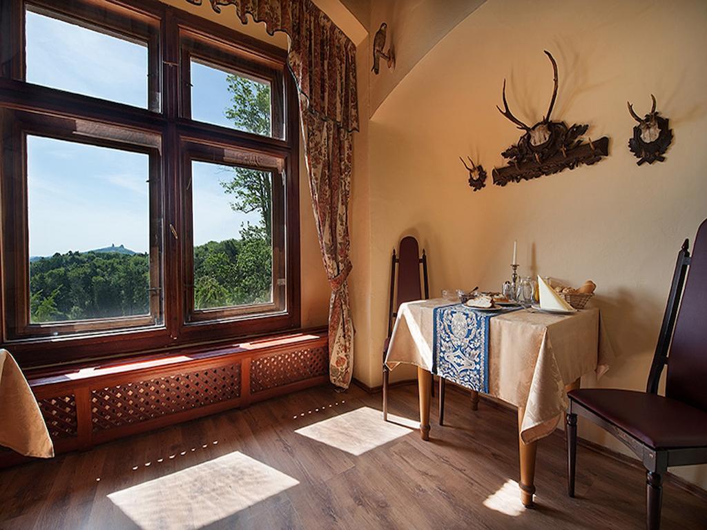 Ea Zamecky Hotel Hrubá Skála エクステリア 写真