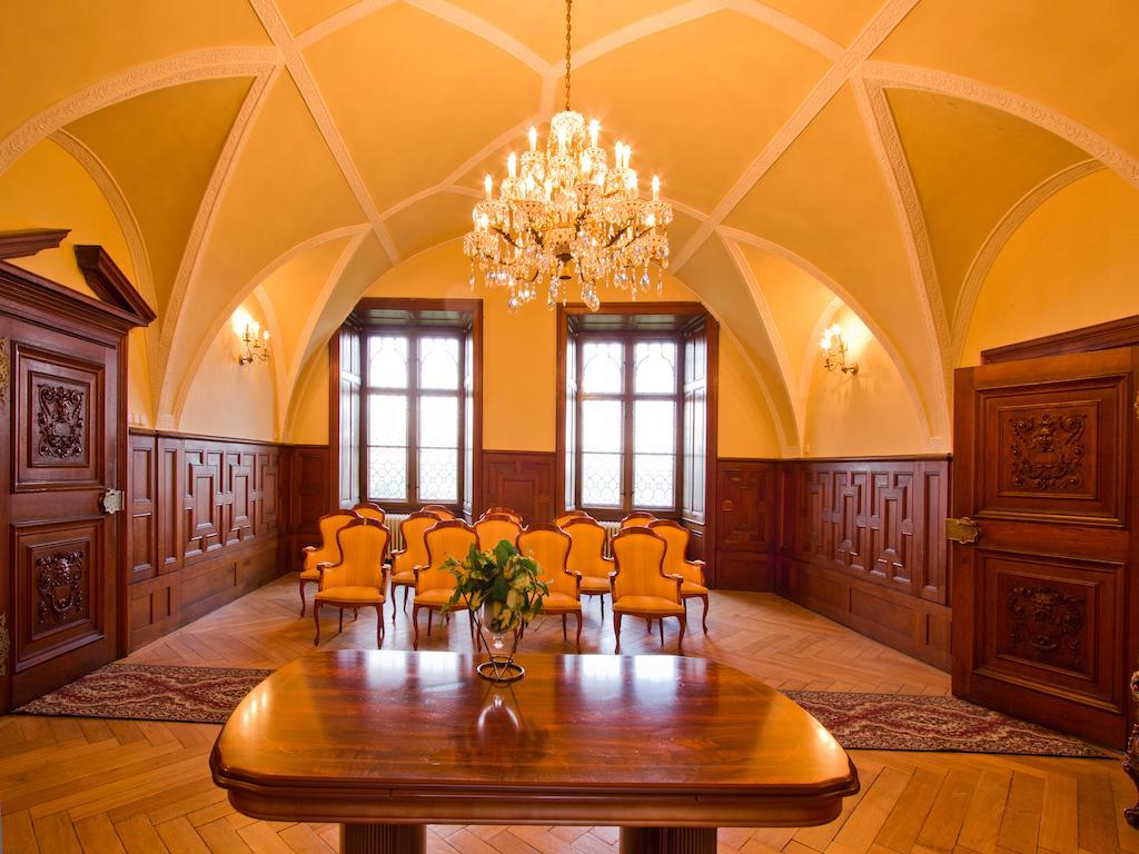 Ea Zamecky Hotel Hrubá Skála エクステリア 写真