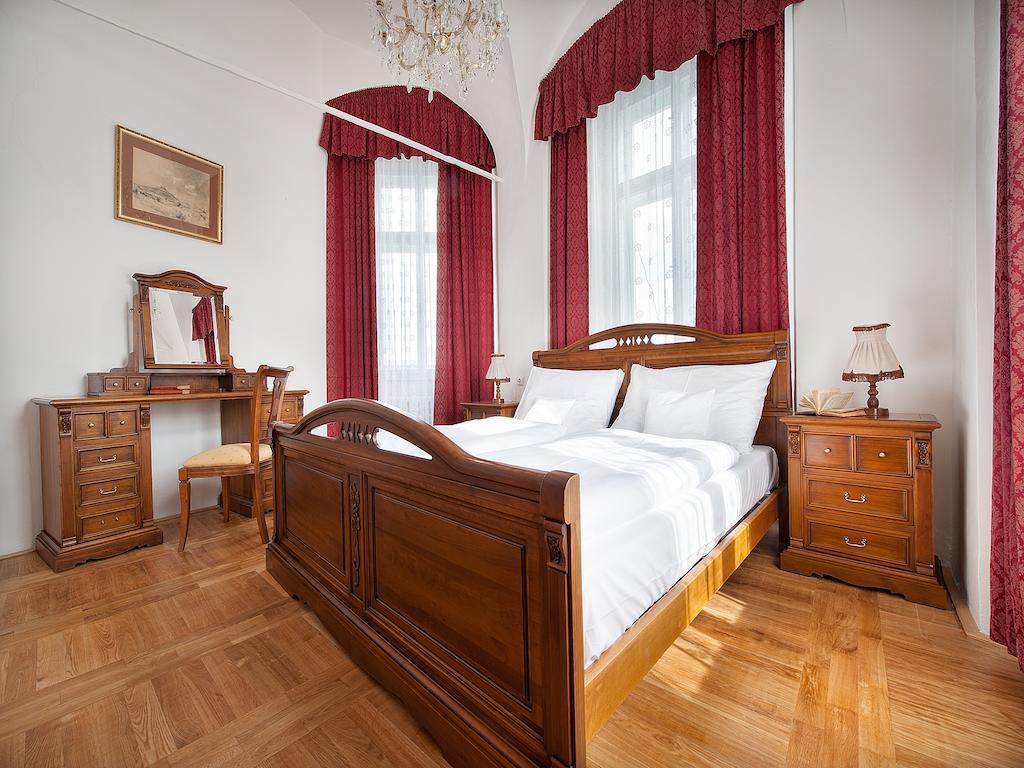 Ea Zamecky Hotel Hrubá Skála エクステリア 写真
