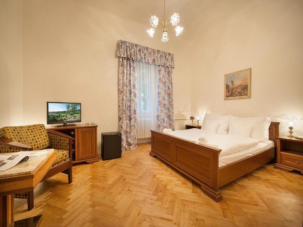 Ea Zamecky Hotel Hrubá Skála エクステリア 写真