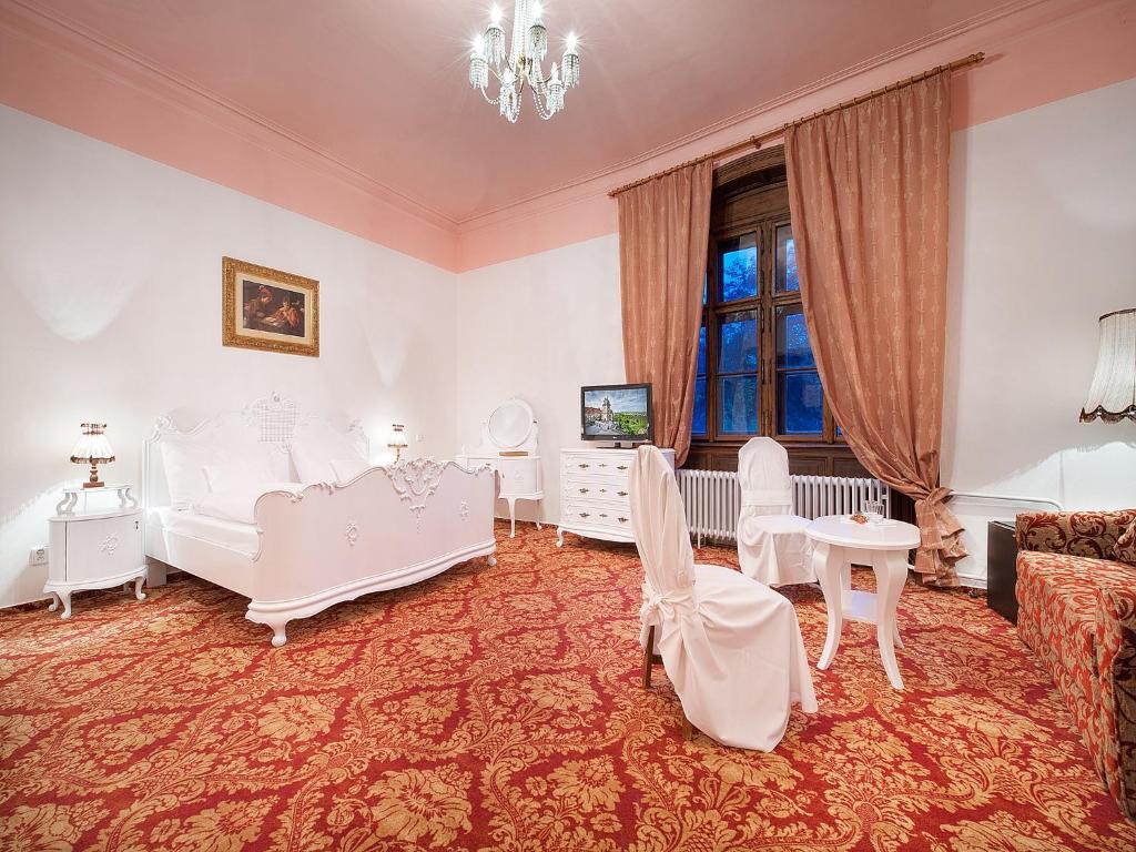 Ea Zamecky Hotel Hrubá Skála エクステリア 写真