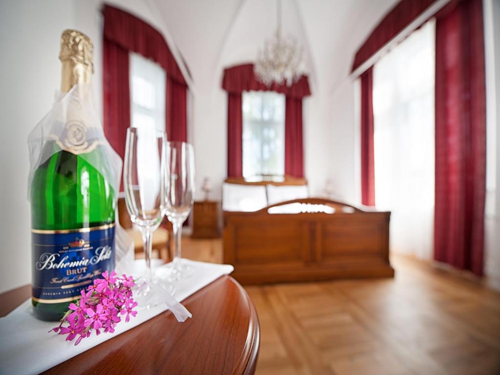 Ea Zamecky Hotel Hrubá Skála エクステリア 写真